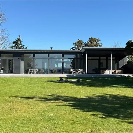 Beatrice - 100m To The Fjord By Interhome